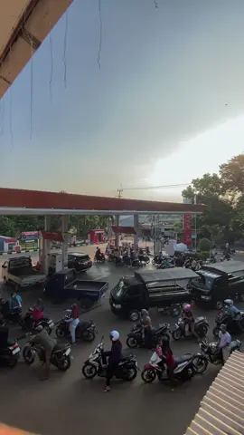 Adakah kalian diantara mereka?😄 #SPBU3441227 #spbupertamina #fyppppppppppppppppppppppp #foryoupageofficiall #subang 
