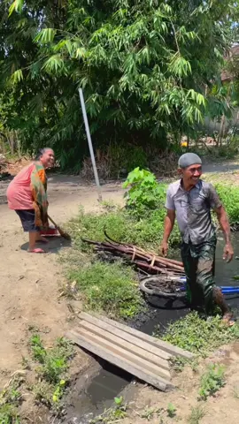 Cari kayu bakar.                                  #fyp #viral #tiktok #videokocak #videolucu 