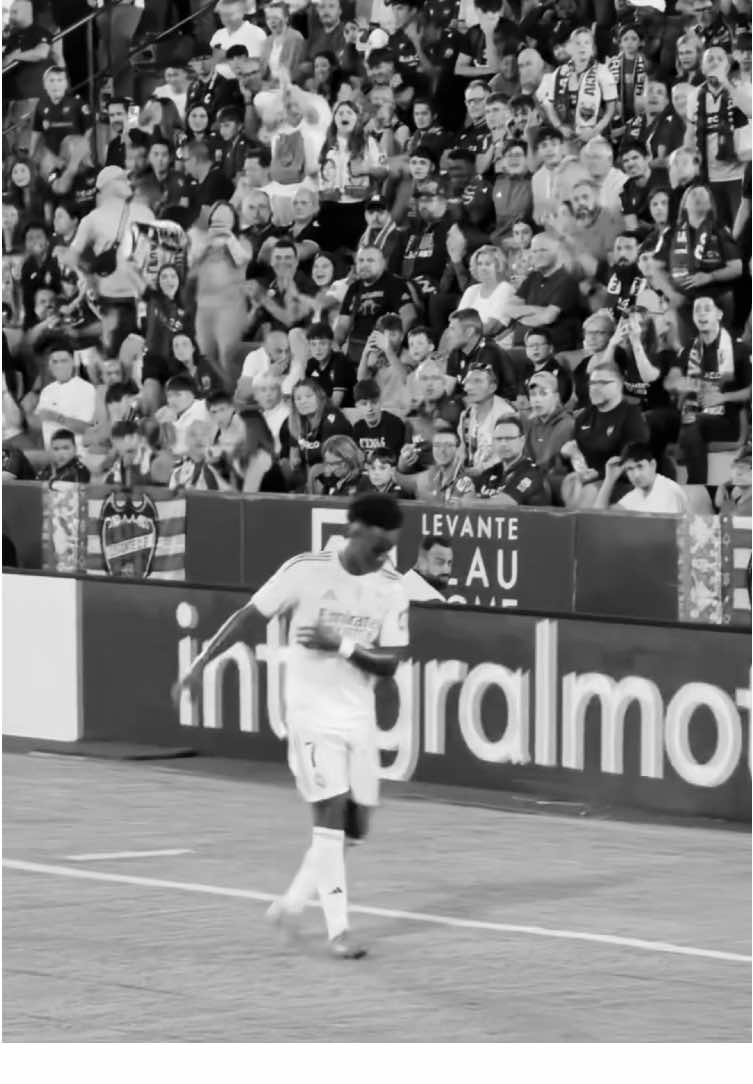 الأفضل 🔥🔥 #vinijr #فينيسيوس #ريال_مدريد #هلا_مدريد #realmadrid 