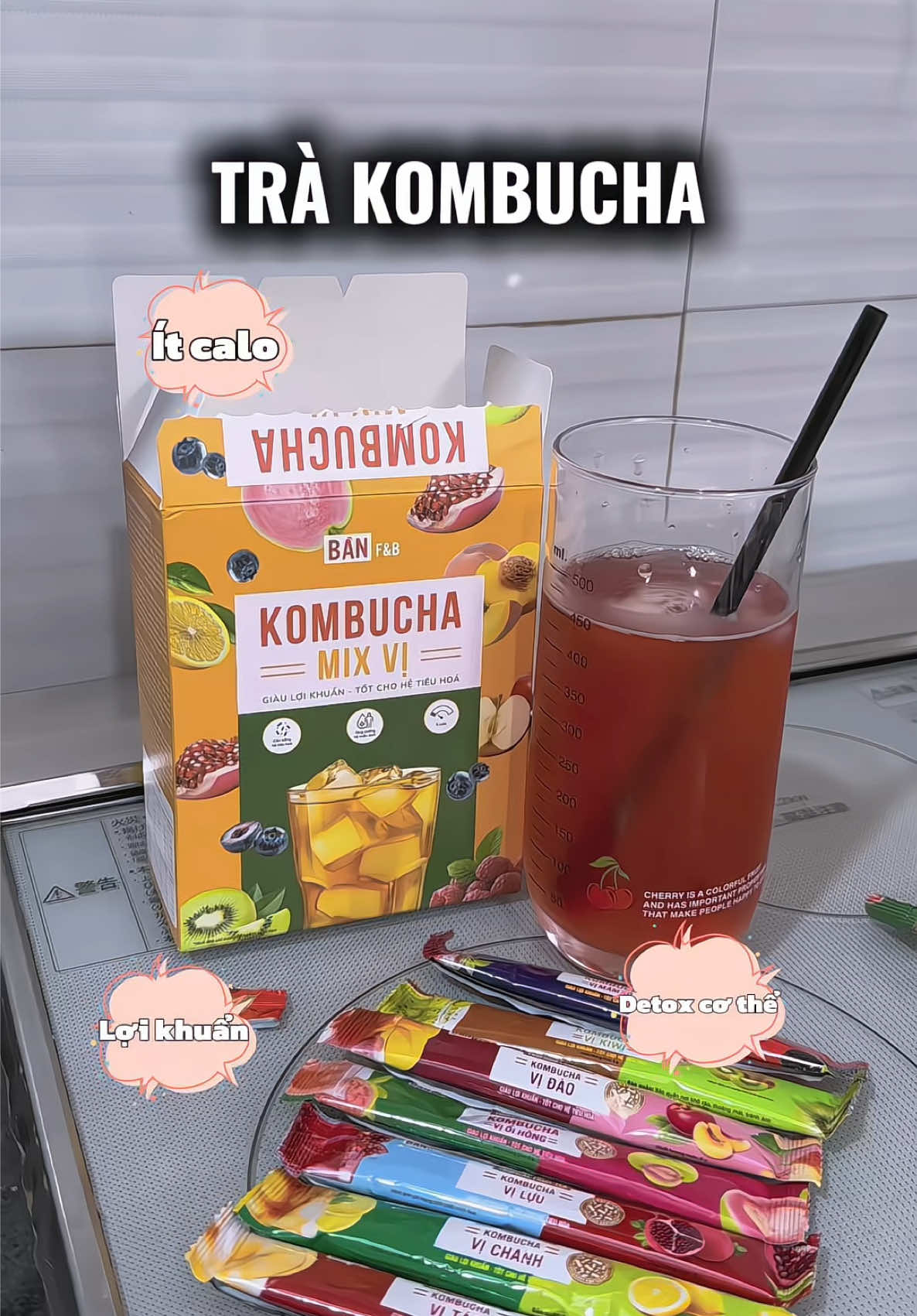 Uống đủ 2L nước mỗi ngày là rất tốt cho cơ thể. Ngoài ra uống thêm trà kombucha sẽ giúp tốt cho hệ tiêu hoá, ít calo và ko sợ bé đâu nha #trakombucha #kombuchazymeex #tradetox #tragiamcan #detoxtea 