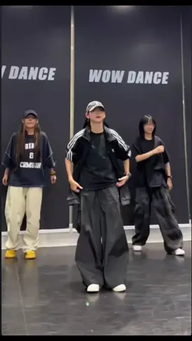 所以..誰能抗拒這支帥舞💥 和令人沉迷的BGM……🎶✨️ @jona5290  #fiction #beast  #dance  #tiktok  #熱門 