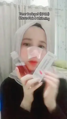 aman di pakai kulit sensitif, aman di pakai jangka panjang karena tidak ada kandungan alkohol di dalam nya, tidak membuat kulit kering, beruntusan, memerah dan mengelupas💕 botol besar di pakai 1x sehari di malam hari setelah mencuci muka, botol kecil di pakai 2x sehari di pagi dan malam hari setelah mencuci muka☑️ boleh di kombo dengan produk skincare merek apa pun pagi atau pun malam yg sama-sama BPOM #yonglow #yonglowskincare #yonglowsymwhite377toner #toner #tonerflekhitam 
