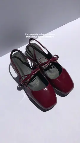 💋🍒✨ #maryjaneshoes #flatshoes #redshoes #glossy #fyppppppppppppppppppppppp 