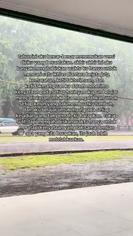 Semoga selalu ada satu alasan untuk tetap bertahan dari ribuan dorongan untuk menyerah.