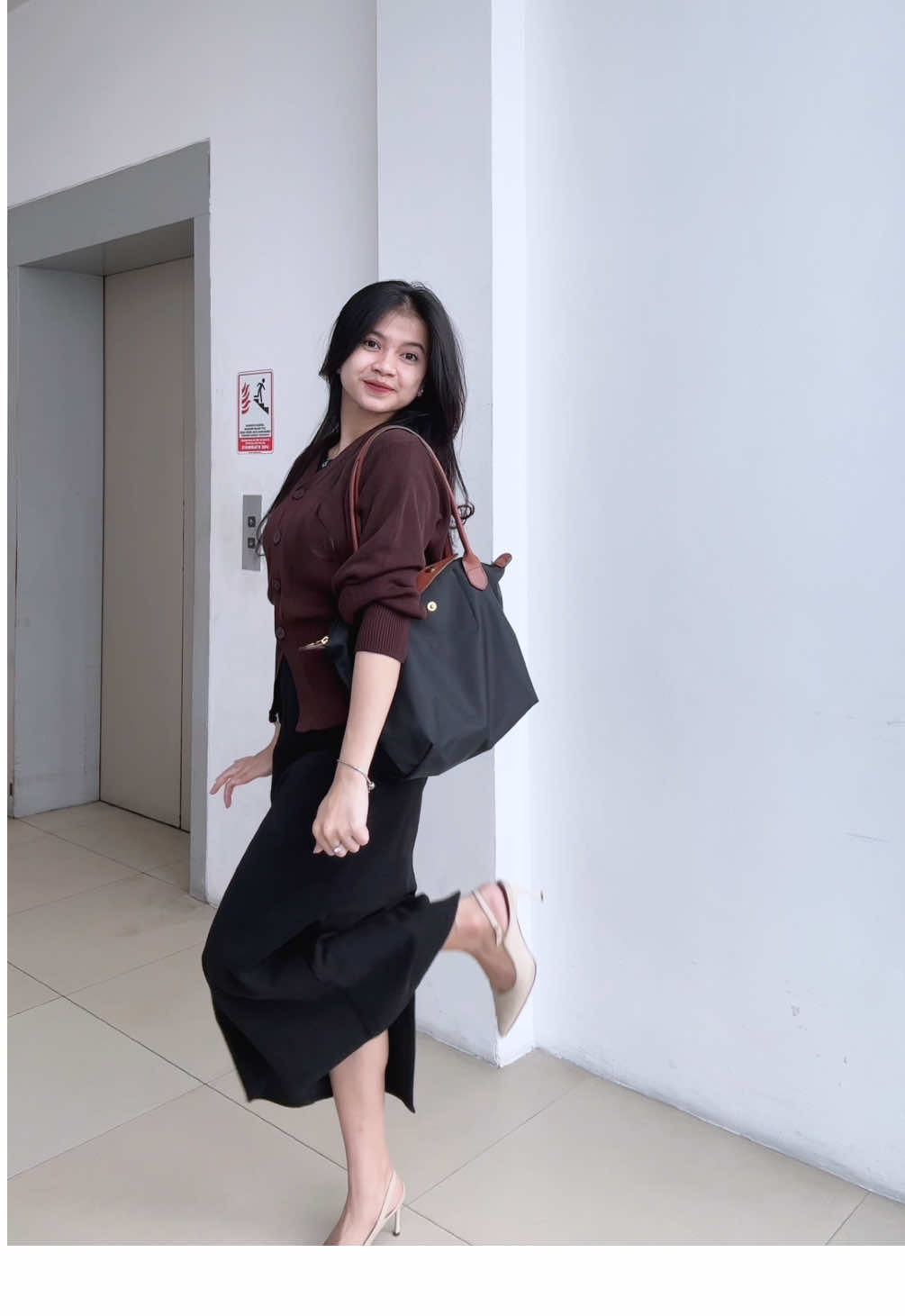 ootd lagii 🥰 #atasanwanita #rajut #cardigan #OOTD 