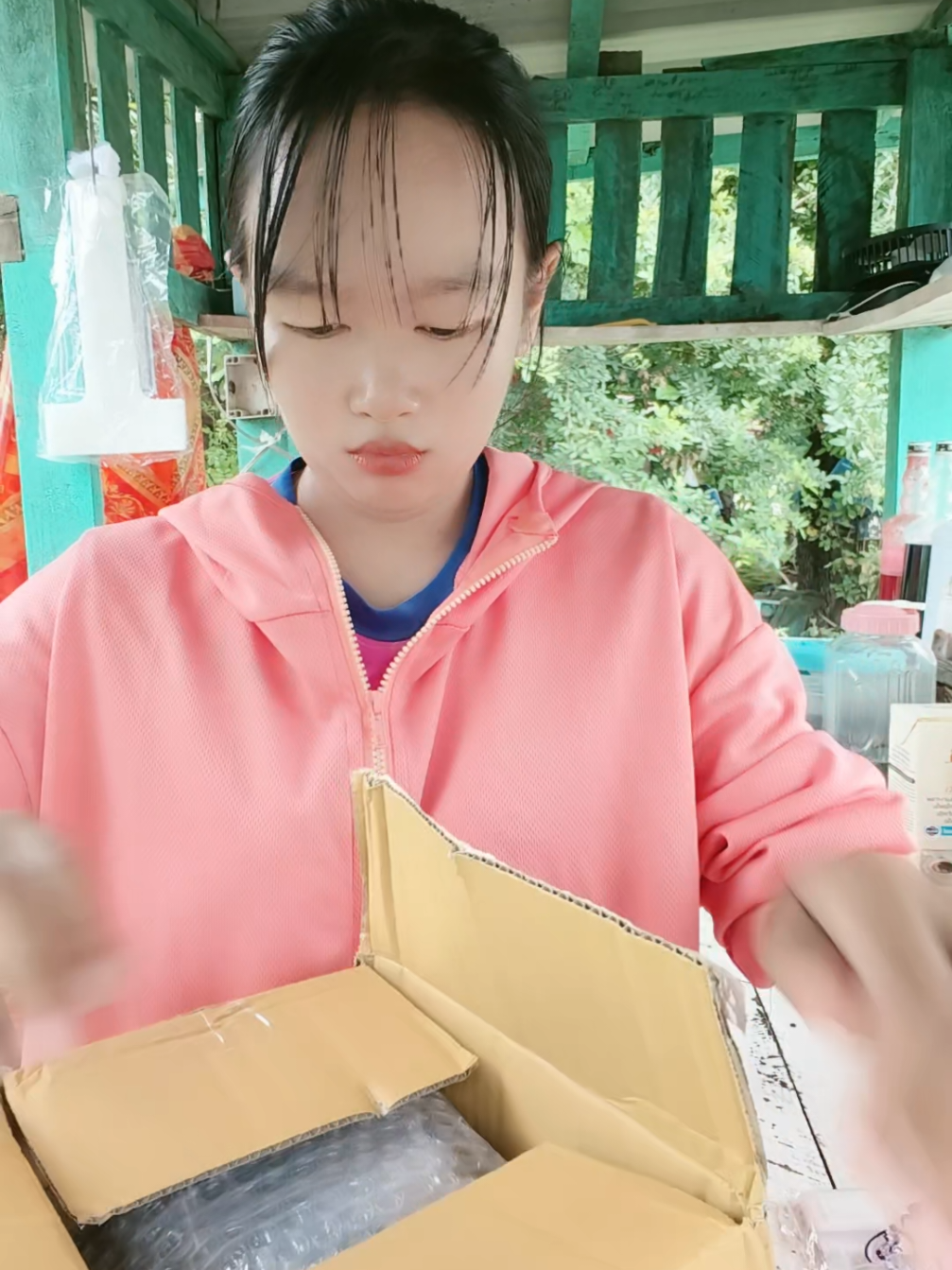 แกะกล่องพัสดุกัน