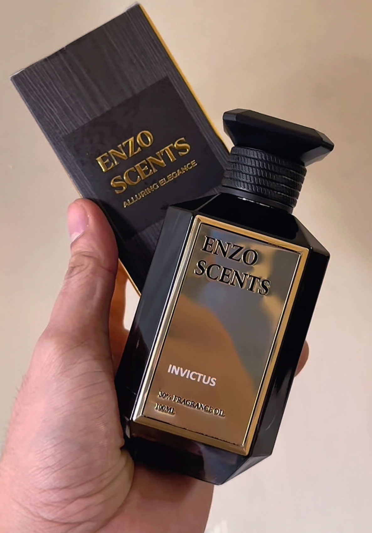 Balagbag na sa amoy pinaangas pa lalo ang bote, grabe kana @ENZOSCENTS FRAGRANCE SHOP Solid!! #enzoscents #tiktokperfume #perfume #longlastingperfume 