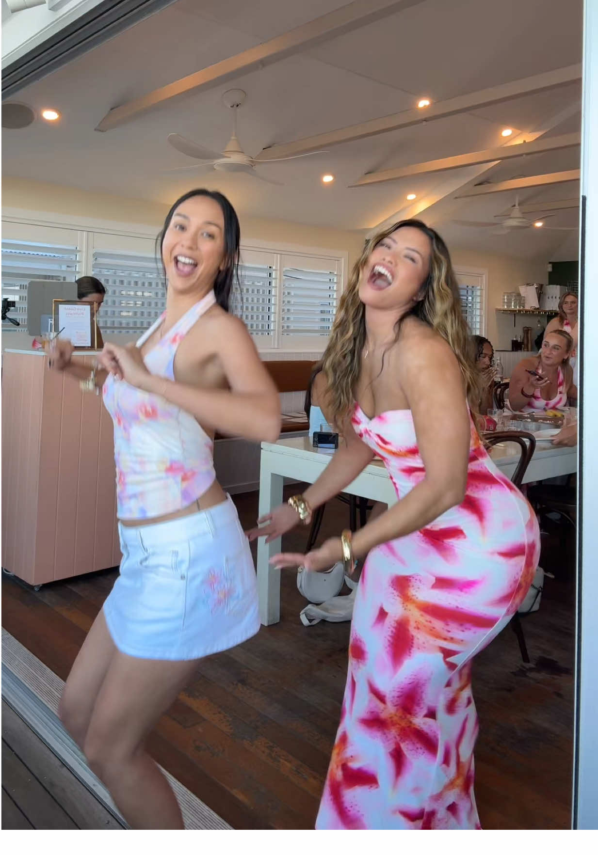 Heheh reunited with my mommy @Kat Clark 😛👯‍♀️ 