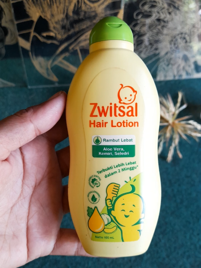 perawatan wajib buat si anak.. #zwitsal #hairlotion #minyakrambut #minyakrambutanak #fyp 