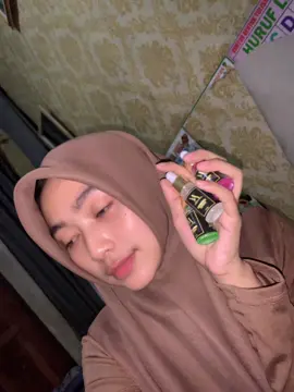 Jangan salfok sama backgrounddd ny salfok sama serum warna warni ini lucu gemezzzz yg terpenting khasiatnya nyata abiezzz@Adelia Sulistyowati @bestbeautyshop96 @VINEDA'skin 