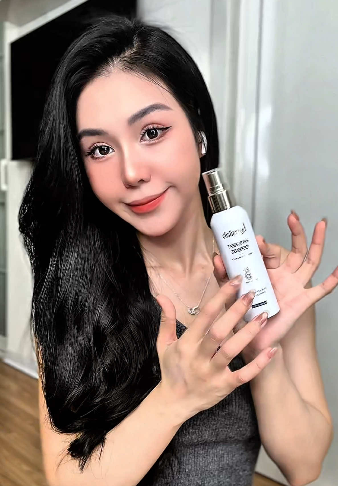 Bí quyết sở hữu mái tóc bóng khoẻ của em Thuỷ ạ #chamsoctoc #nguyenthuthuyyne #lumilab #xittoc #xitbaovetoc 