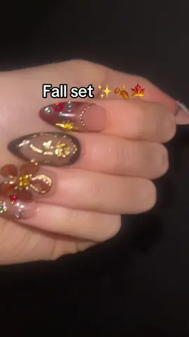 Ugh I love gold and random colored gemstones>>> #nails #nailphoria 