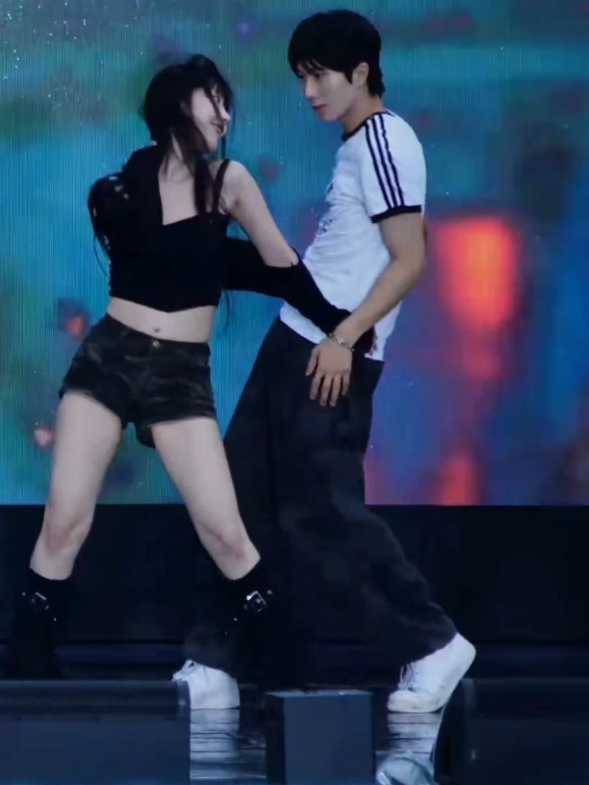 GARAM&YUWHA DUO 🌸🌶  JHOPE - Killin it girl #Yuwha #Garam #jhope #killinitgirl #ARTBEAT 