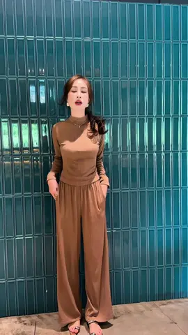 Set đồ đi caphe nhẹ nhàng nè#setdothudong #setdoxinh #thoitrang #laroma #tiemquanaoxinh37 