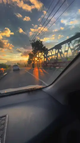 Berpacu dengan waktu, dan tak boleh kalah pada keadaan... #fyp #senja  #langit
