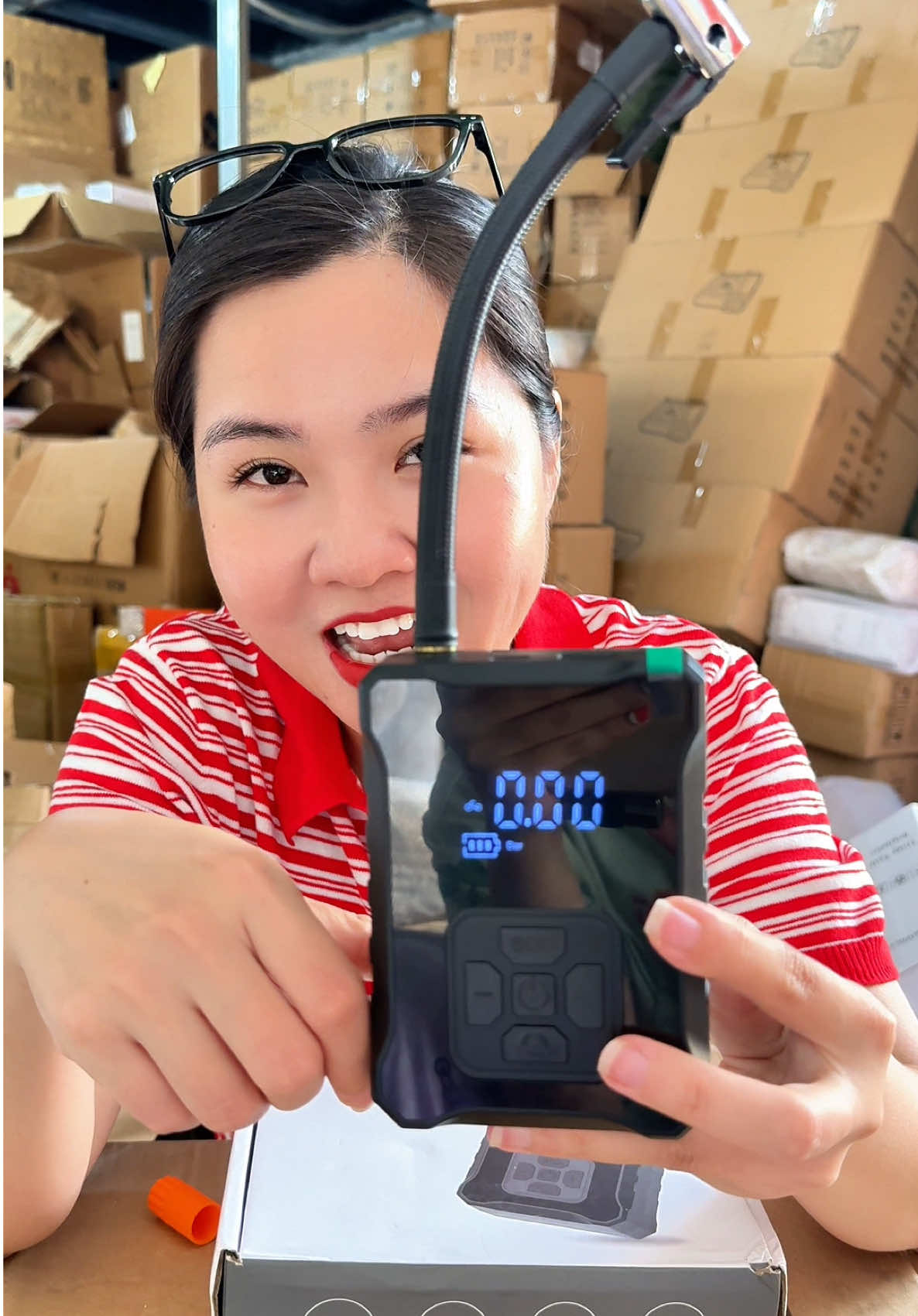 Bơm lốp xe hơi SF007-tích điện không dây,bơm ô tô, xe máy, xe điện, xe đạp #bomlopoto #bomxemay #bomxedien #xuhuong #bongbuongbinh 