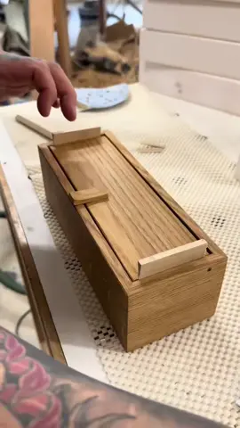 I made this oak box with wooden hinges #woodworking 