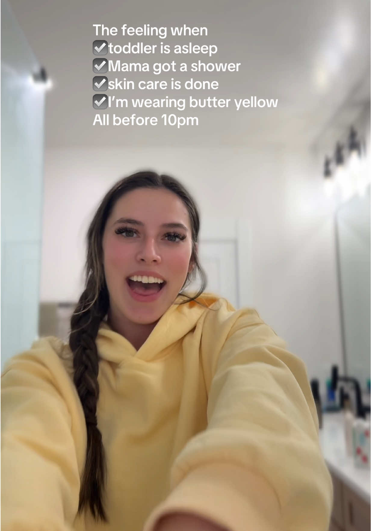 #fallfasion #butteryellow #automet #sweatset #loungewear 