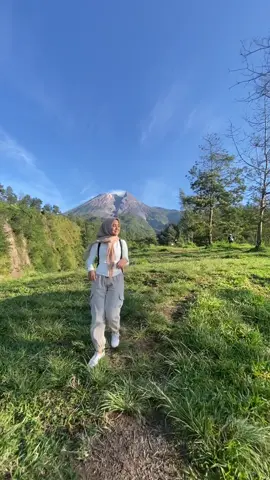 easy hiking today. memasuki usia menjadi atlete trail run 🏃🏼‍♀️✌🏻#merapi #tracking #dolanjogja #explorejogja #kalitalang 