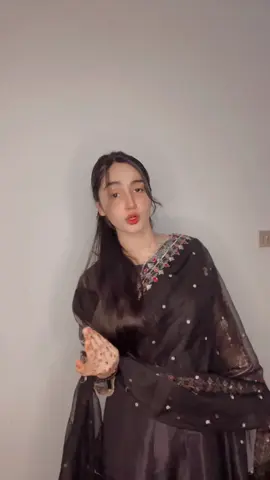 Tu Ksa nal bolin 🙈🤌🏻🥀@dua_zahra502 #foryou#سارائیکی#viralvideo#tiktok#growmyaccount 