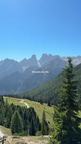 nothing better!  #wlw #lesbiancouple #dolomites #dolomitesitaly #wlwcouple 