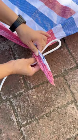 A Simple Way to Tie a Corner Knot – The Knot is Strong and Secure, Extremely Practical #PracticalKnots #ShareDailyLifeHacks #DailyLifeHacksUpdate @DouyinCreationAssistant
