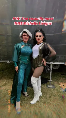MET THE CURBSIDE GODDESS ✨🚦🏳️‍🌈‼️ #lgbt #gaytiktok #foryoupage #foryou #dragartist 