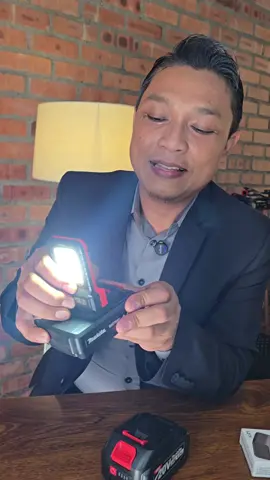 Mini Sport light yang boleh masuk semua beteri power tools terang dan mudah digunakan #minisportlight #sportlight #sportlightbeteri #light #minilight 