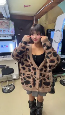 なんかあるTikTokerに勝手に名前出されてうち叩かれててしぬ笑笑笑笑笑 うちを彼女に本気にしたいと思ってたんだと😚 18歳？19歳で中学生狙うな児ポだよ