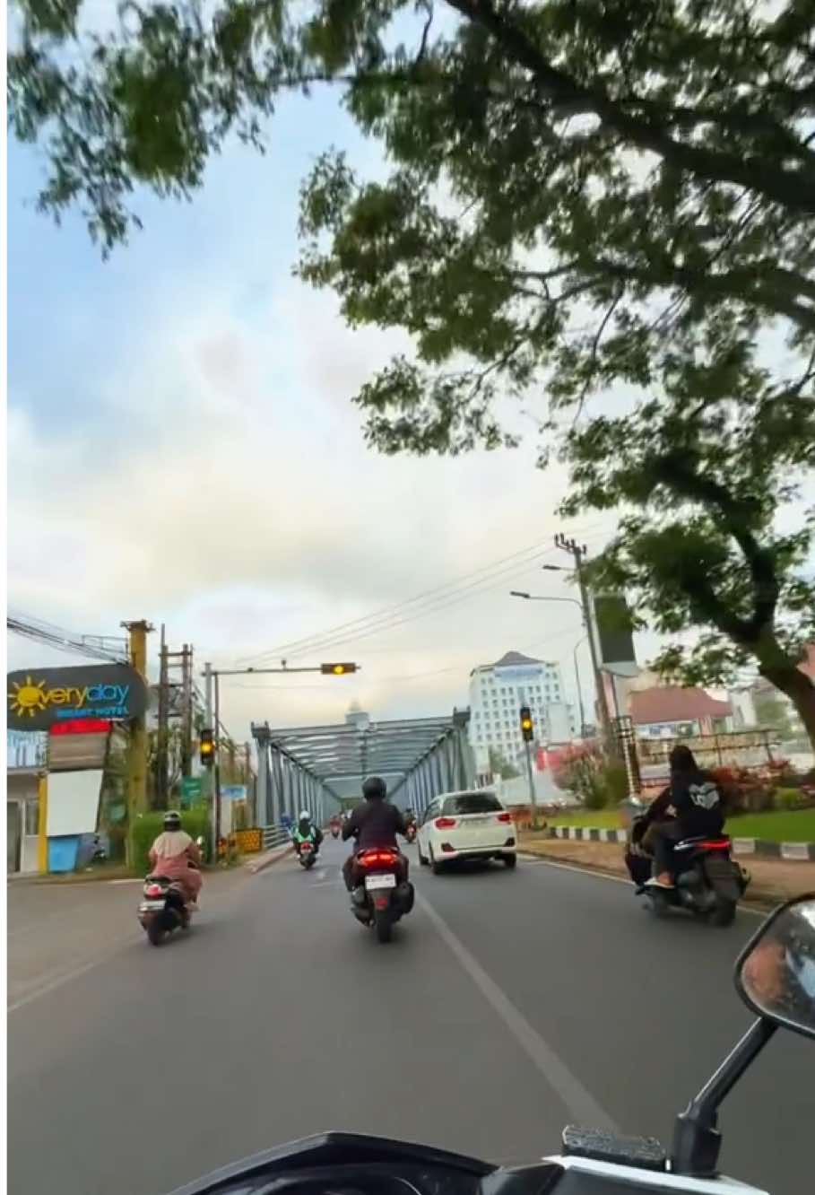 Apartment suhat everyday hotel malang suhat promo vocer hemat tag lokasi disini#jelajahhotelakhirpekan #malang #apartment #hotelmalang #fyp 