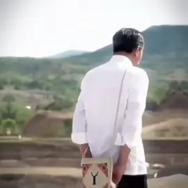 seribu tangan berusaha untuk menjatuhkan Pade Jokowi. kalian harus ingat SATU TANGAN TUHAN akan sanggup untuk mengangkat dan menjaga Pak jokowi dan keluarga.  #jokowi #jokowidodo 