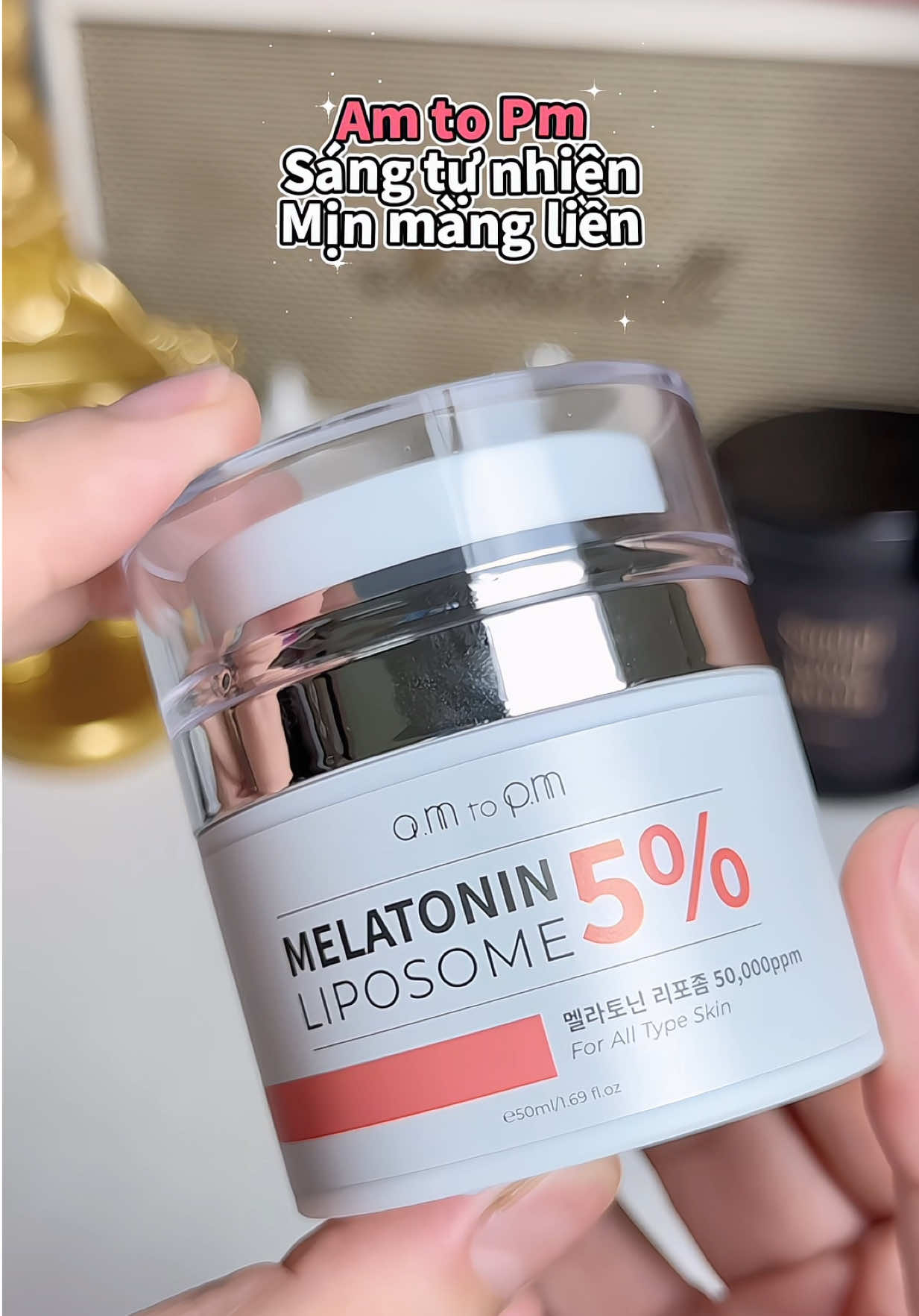 Sở hữu làn da trắng sáng, mềm mịn và trẻ trung là mong ước của nhiều người. Kem dưỡng trắng da MELATONIN LIPOSOME với công nghệ Liposome tiên tiến mang đến giải pháp toàn diện giúp phục hồi, trẻ hóa làn da, mang lại vẻ đẹp rạng rỡ. Sản phẩm thích hợp với mọi loại da, kể cả da nhạy cảm. #AmtoPm #AmtoPmVietNam #kemduongmelatonin #melatoninliposome5%