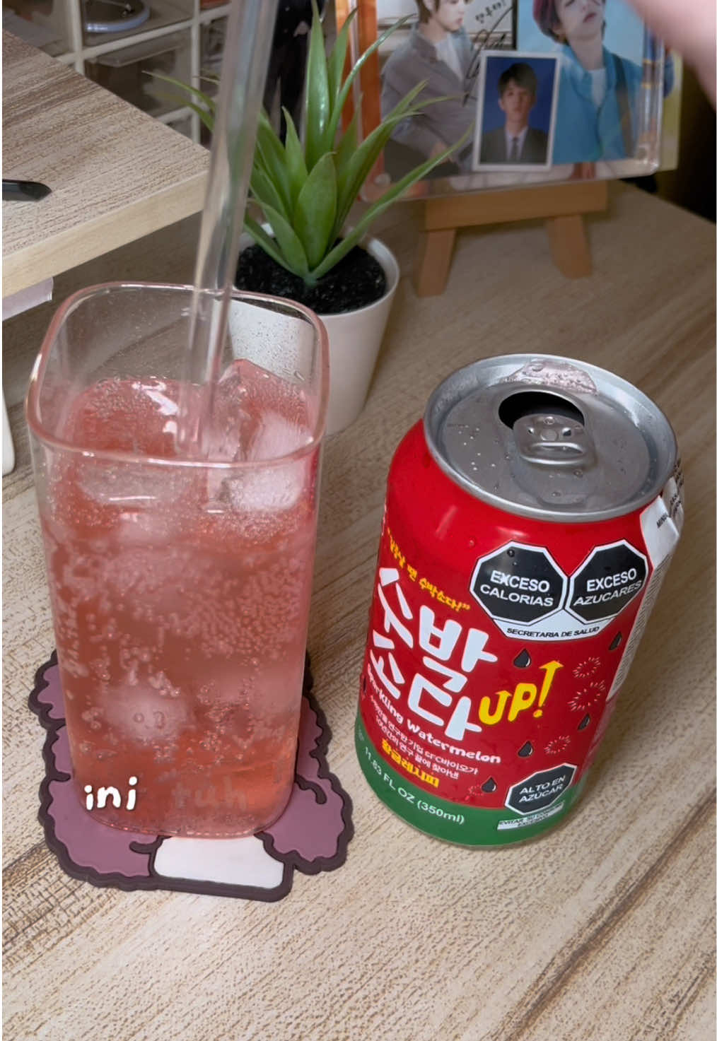 kali ini aku ngemil pancake kimchi sama soda semangka! cocok banget jadi temen drakoran. semuanya aku dapat di @H Mart Official Shop kalian yang mau coba langsung cek aja ya! #hmartindonesia #jajanankorea #kimchipancake #reviewmakanankorea #reviewminumankorea 