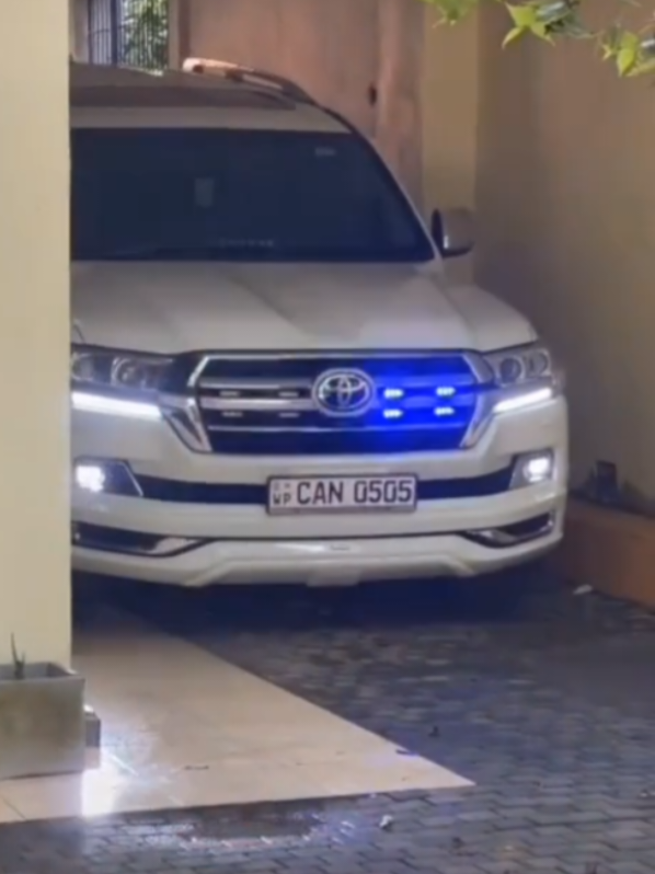 #landcruiser_v8 #shara #srilanka #viralvideo 