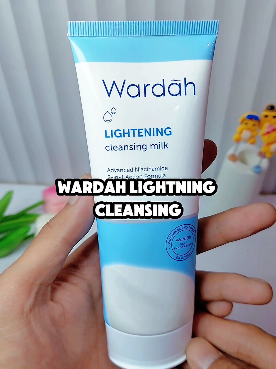Wardah lightening cleansing milk advanced Niacinamide.  #facewashviral #wardahlightening #wardah 