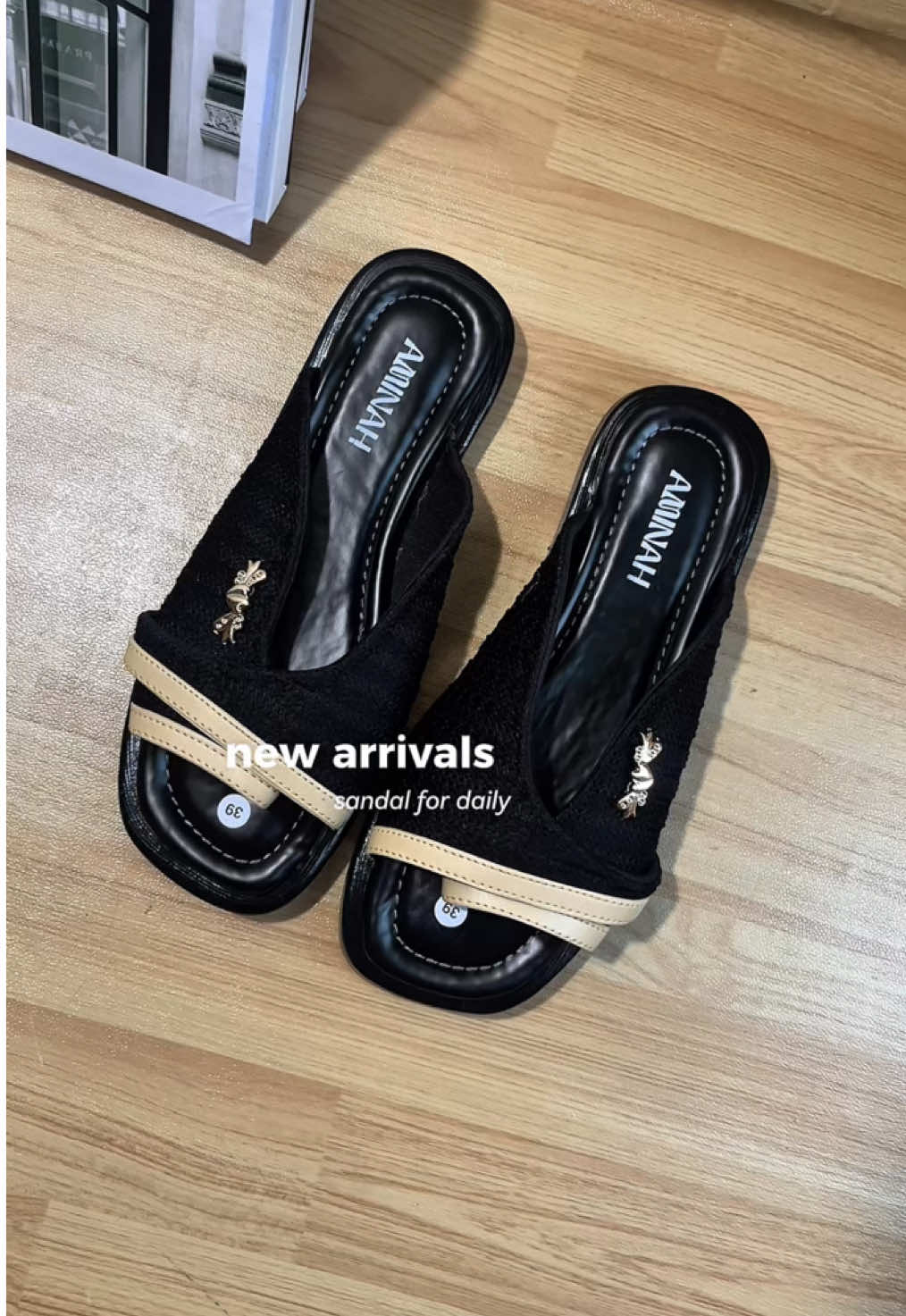 terbaruuuu🫰🏻🖤 #sandalwanita #sandallebaran #sandalmurah #racuntiktok #fypage 