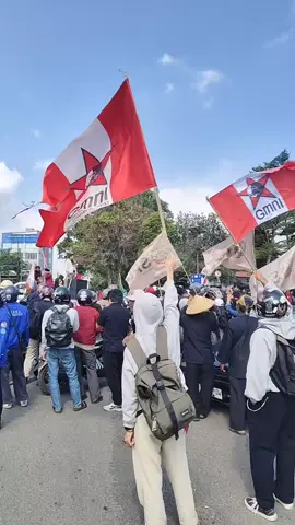 #tiktoklive #livehighlights
Aksi Mahasiswa tutup Jalan
