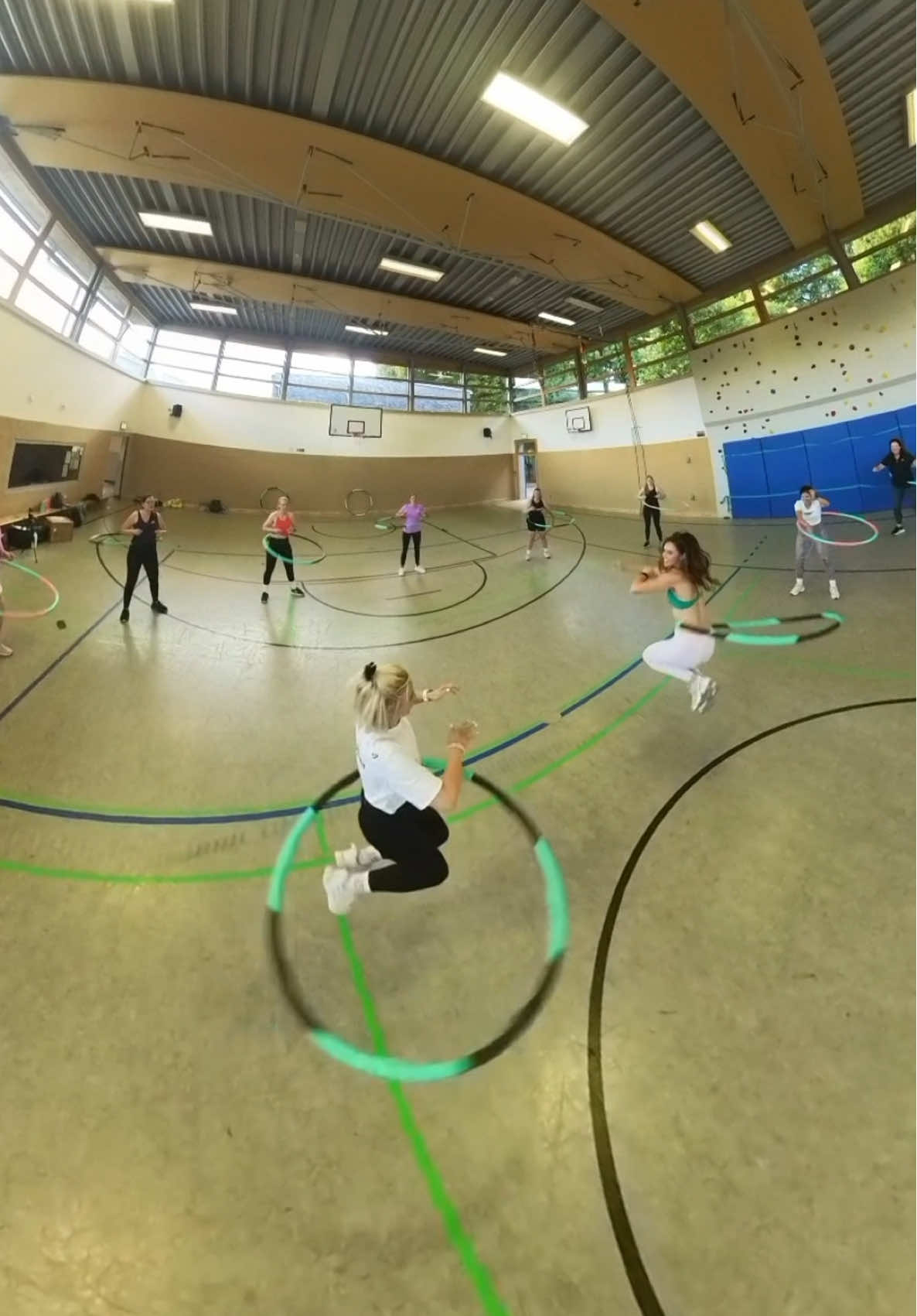 ✨ Happy National Fitness Day UK! 🥳 A whole day dedicated to celebrating the power of movement for health & wellbeing 🫶🏼 And what better way to move than with a HULA HOOP? 🔥😆 Our hoopers brought the energy today and you can too! 👊🏼  👉🏼 Enjoy 15% off @huladancercise hoops 🛒 👉🏼 Get your hoop on with our FREE YouTube workouts 🎥 👉🏼 PLUS our Online Instructor Training is on sale just £150 (down from £250!) 🙌🏼 #nationalfitnessday #exercise #Fitness #motviation #hulahoop 