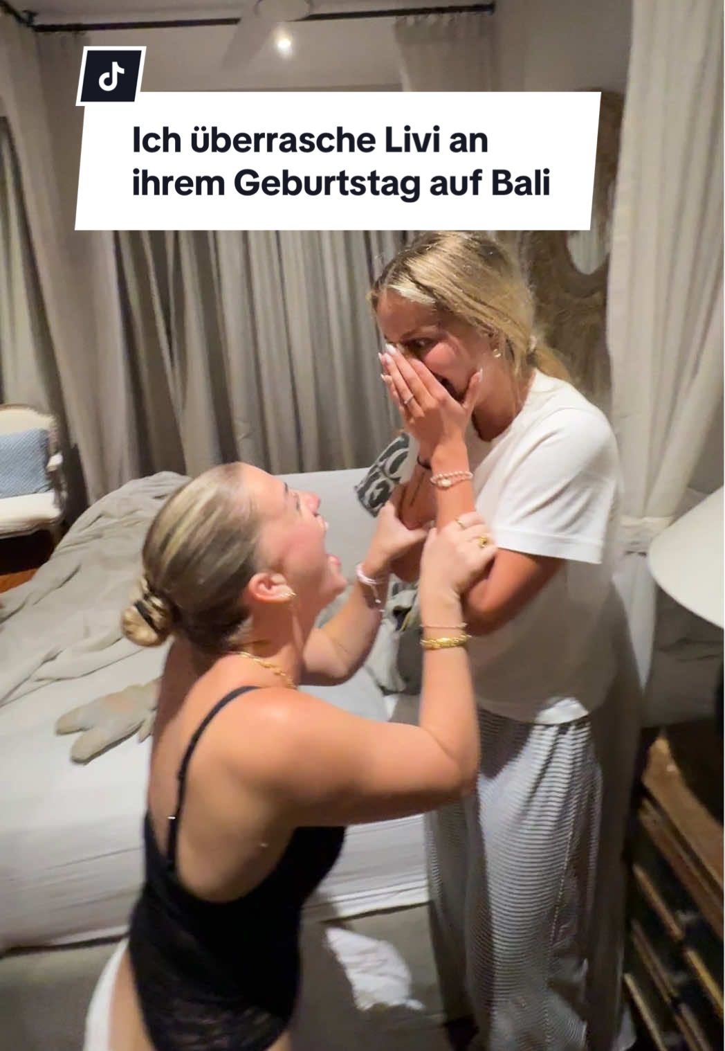 @Livia🍒 ich würde für dich nicht nur nach Bali, sondern um die ganze Welt fliegen. Du bedeutest mir alles und ich bin unendlich dankbar, dich seit 11 Jahren an meiner Seite zu haben. Danke, dass du immer für mich da bist, mich liebst wie ich bin und mich immer verstehst. Du bist der wundervollste Mensch auf dieser Welt. Du hast nur das allerbeste verdient. Ich denke mein (extrem peinliches) Kreischen zeigt, wie sehr ich mich gefreut habe dich zu sehen. Ich hab dich unendlich lieb und wünsche dir einfach, dass du für ewig gesund bleibst, das Schicksal immer auf deiner Seite ist und du all deine Ziele und Träume erreichst. Happy Birthday Livi. ❤️