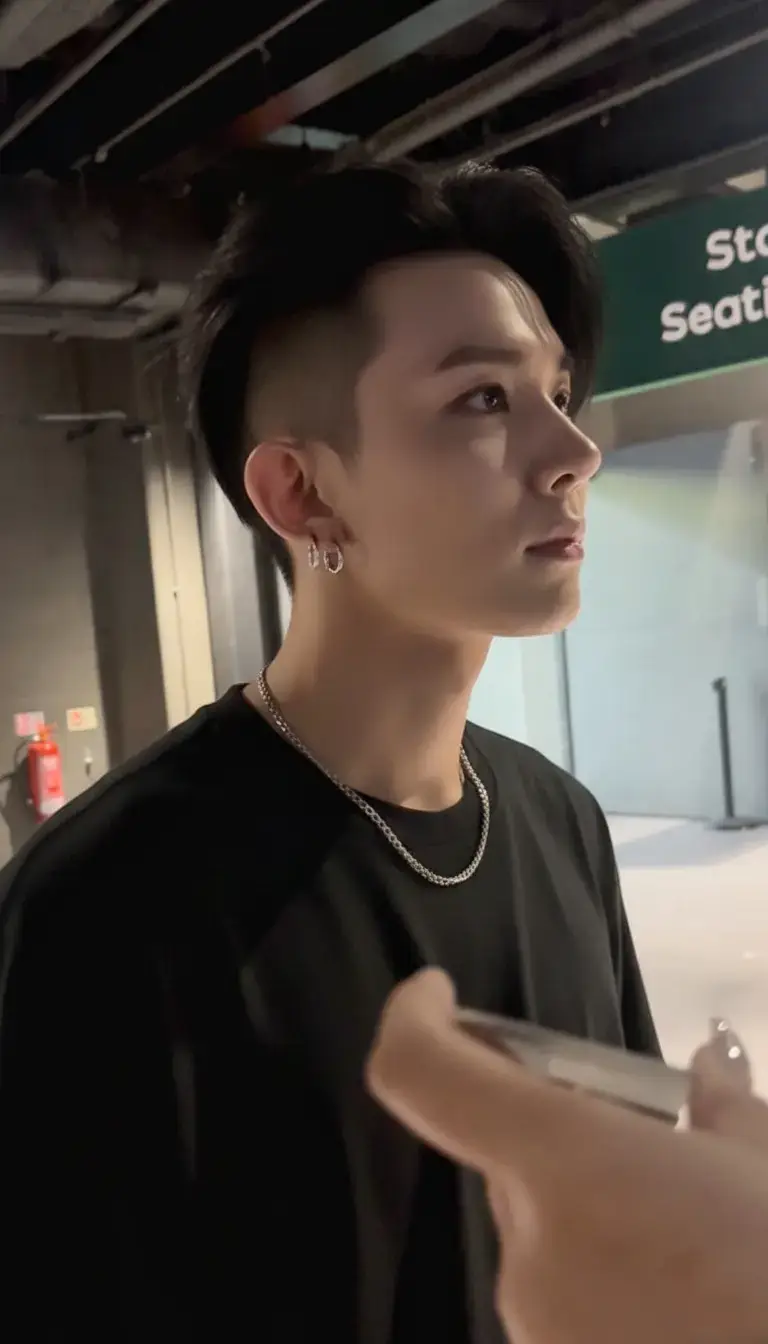 nih yg mw mentahanya #HEESEUNG 