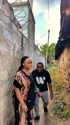 YAN HELA UNAMPAA AFU ANAKUKATAAA😂😂😂 @_J.O.Y_  #swahilitiktok #fyp #tiktoktanzania🇹🇿 #kenyantiktok🇰🇪 #contentcreator 