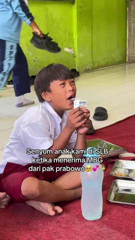 Semua akan terasa nikmat ketika kita bersyukur🥹 terimakasih Bapak prabowo😇🙏@gerindra #slb #guruslbhebat #MBG #makanansehatbergizi 