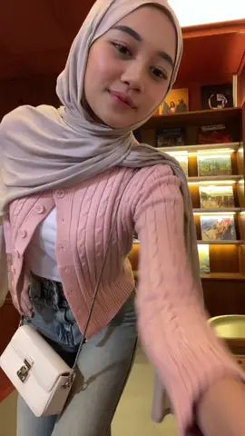 #cardigan #pink #knit #outfitideas #ootdhijab 