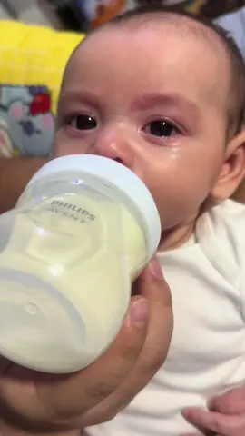 My baby has actual tears when it comes to wanting his milky😭 #fyp #baby #MomsofTikTok #2months #boymom 