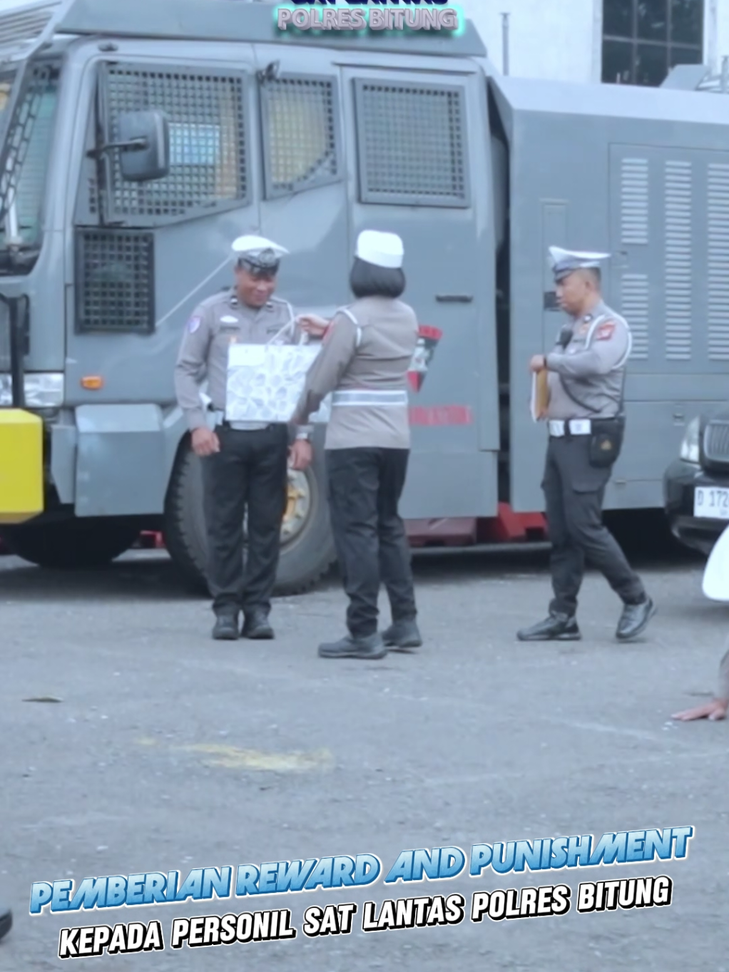 Sat Lantas Polres Bitung memberikan _Reward_ kepada personel yang berprestasi dan juga memberikan _punishment_ bagi anggota sebagai bentuk penegakan disiplin. Kegiatan ini dilaksanakan untuk meningkatkan motivasi anggota dalam melaksanakan tugas.