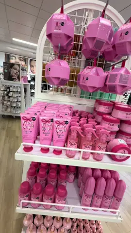 New frost angel beauty range at Primark 💖😇 . . . #primarkhaul #primarknewin #primarkbeauty #christmas #pink 
