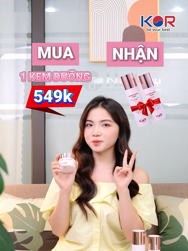 Tháng 10 dịu dàng, da nàng rạng rỡ 💕 Hãy để tháng 10 này thật ngọt ngào và làn da nàng luôn căng mướt, tỏa sáng cùng món quà đặc biệt từ KOR nhé 
 #KOR #korbeauty #CTKM #Quatang #tonerkor #serumkor