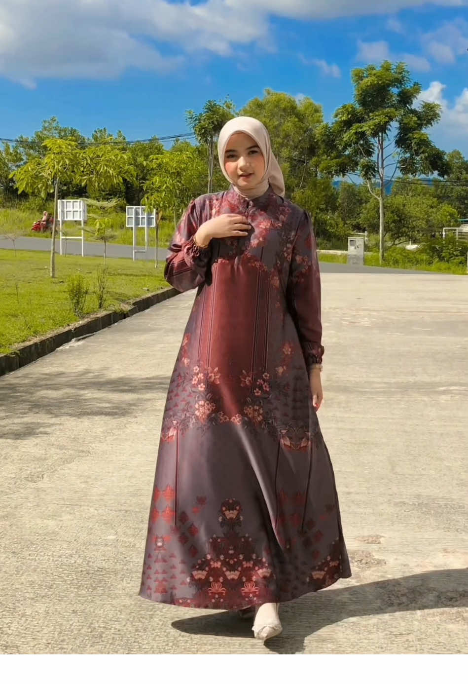 ✨Gamis busui friendly ✨Saku saku sebelah kanan ✨Bahan silk Yuk buruan di CO gys😍😍 #fyp #fyp #fyp #minang #minangkocak #minangtiktok #padang #sumbar #hijab #selebgram #anakrantau #padang 