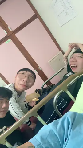 感謝怪人來探望 小編目前啊被擊落中 #南投美食 #怪人 #天生主角 #不巴結 