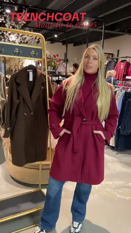 MUSTHAVE JAS 🍒🍁👉🏼 €34,95 Ja echt!! Deze supergave trench coat shop je voor maar €34,95 🤩 En hij past ook nog eens van maat 40-46 Nu alleen nog de kleur kiezen, voor welke ga jij? ✨👉🏼 Shop in Klazienaveen of gemakkelijk online via https://sandrasboetiek.nl/products/trench-coat-mid-length-danie?variant=56296960819582
